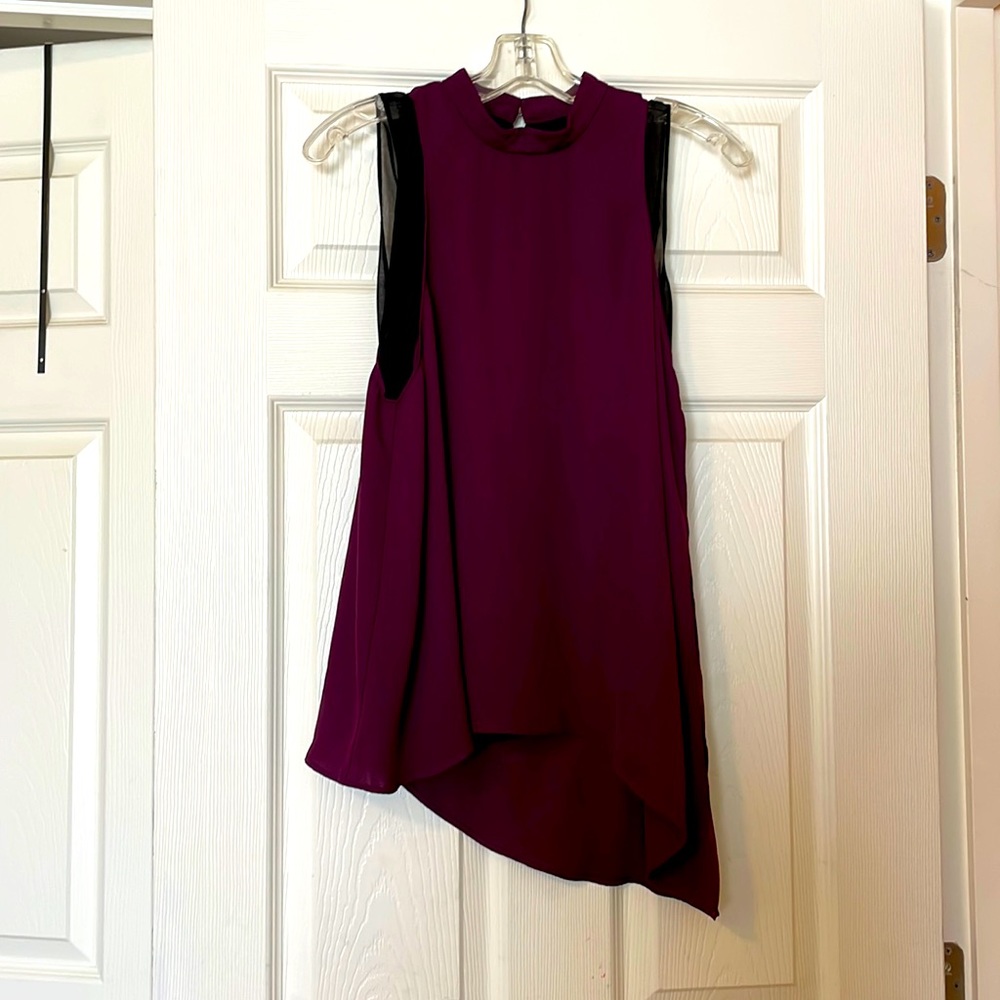 Lovely Sleeveless Blouse, excellent condition!